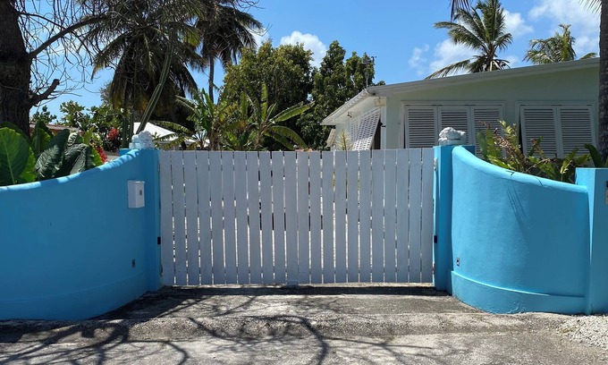 Silver Sands Apartamento | Turtle Hideaway is close to Beach in Silversands, Barbados only a 3 minute walk.