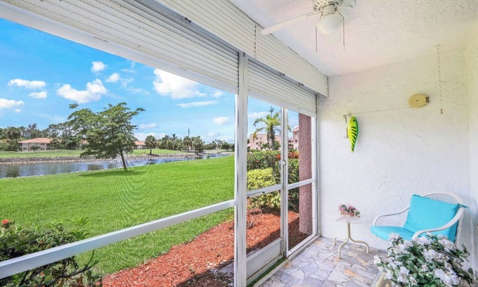 Central Naples Condominio | Turtle Lake Golf Colony