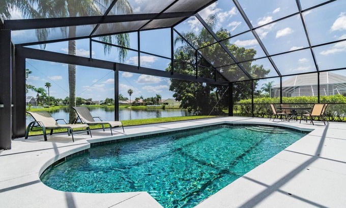 Sabal Harbour Casa | Turtle Lake - Inspiring Lake Views with Heated Pool