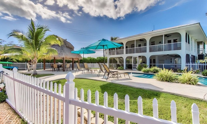 Marathon Casa | Turtle Time - Beautiful waterfront home with pool, dock and tropical landscaping
