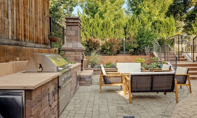 Cherry Creek Condominio | Tuscan Cherry Creek Gem | Dine and Shop Nearby