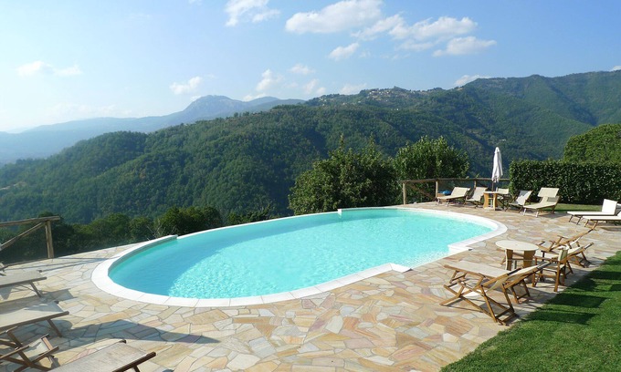 Pieve Fosciana Cabaña | Tuscan cottage with infinity pool, pizza oven, near restaurant on eco-farm