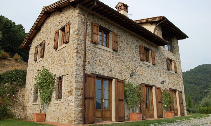 Pescaglia Otro | traditional Tuscan farmhouse set amongst terraced olive groves & pine forests