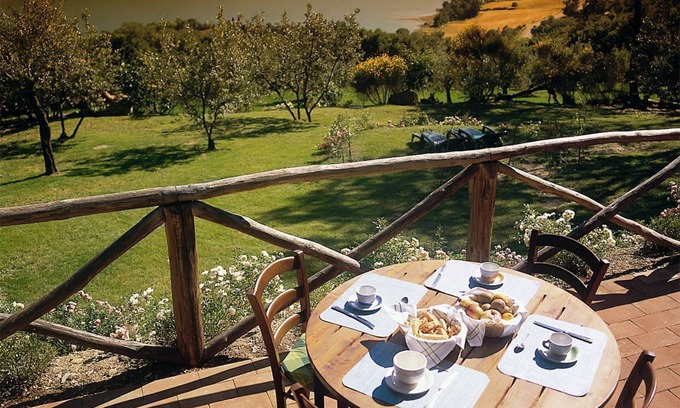 Pieve Santo Stefano Otro | Tuscan getaway: pool, lake view & warm family hospitality in organic farmhouse