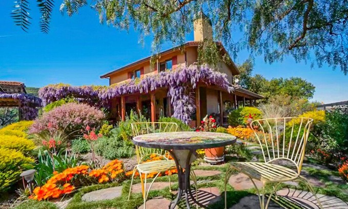 Carmel Valley Casa | Tuscan-style Retreat In The Country With 360 Views