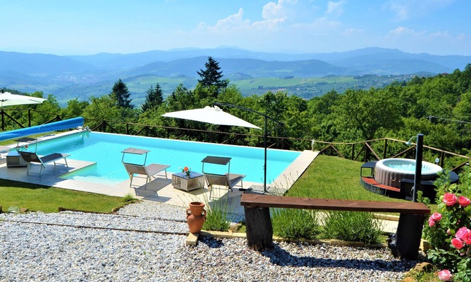 Pelago Casa | Villa toscana con piscina infinita de sal y jacuzzi climatizado con impresionantes vistas