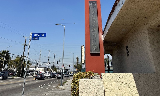 Los Angeles Hotel | Twenty-First Century Inn