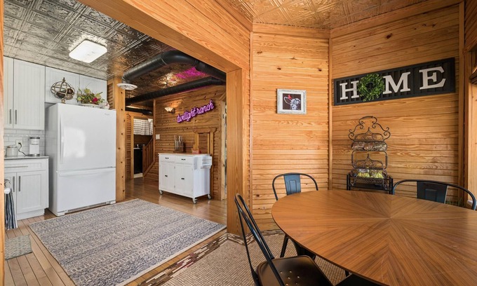 Fredericksburg Casa | Twilight Ranch- 6 acre ranch w/2tiny homes & cabin