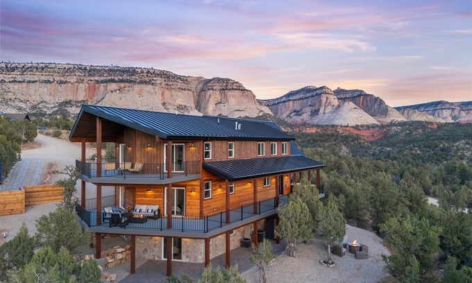 Orderville Casa | Twilight Ridge: Zion Basecamp w/ All the Extras