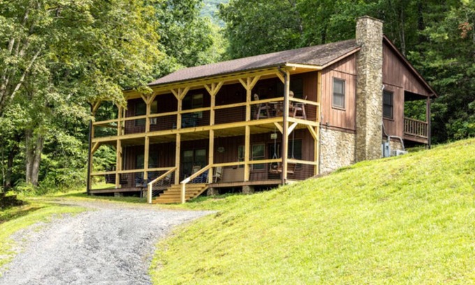 Springmaid Mountain Cabina | Twin Falls Cabin Top & Bottom Combined