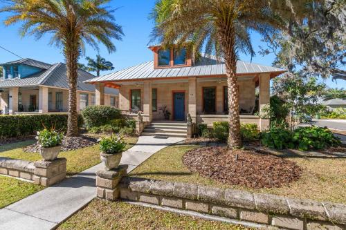 Lincolnville Casa | Twin Palms l Craftsman Cottage l Walk to DNTN