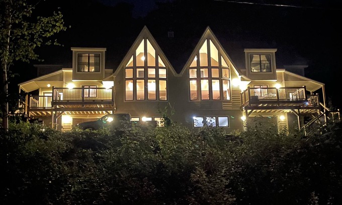Sunday River Area Casa | Twin Peaks - Combined two unit mirrored duplex; sleeps 20, two hot tubs, two theater rooms