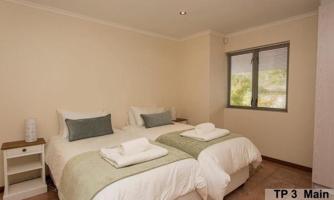 Van Dyks Bay Casa | TWIN PIGG Coast House
