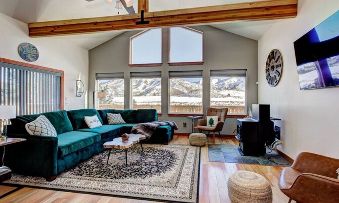 Boise Casa | Twin Pines Cabin at Wilderness Ranch Pet Friendly