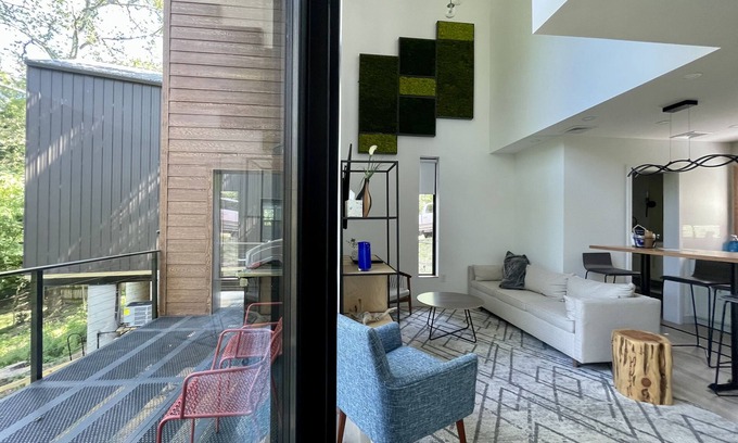 Lancaster Cabaña | Twin Sycamore River Cottage, “Serenity”