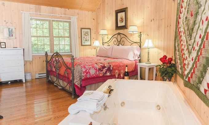 Lexington Cabaña | Twinleaf Honeymoon Cottage en Autumn Ridge