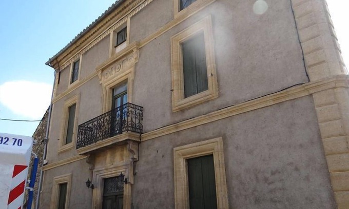 Saint-Maximin Casa | Dos Stonehouses siglo 18 en la región idílica cerca de Uzes y Pont du Gard