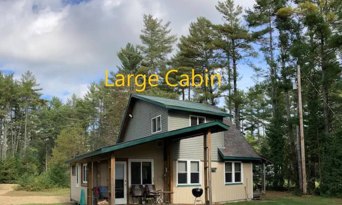 North Hudson Cabina | Two Adirondack cabins with mountain views and river access