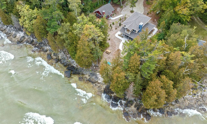 Sturgeon Bay Cabaña | Two adjacent Lakefront Cottages in Door County on Lake MI w/Accessible features
