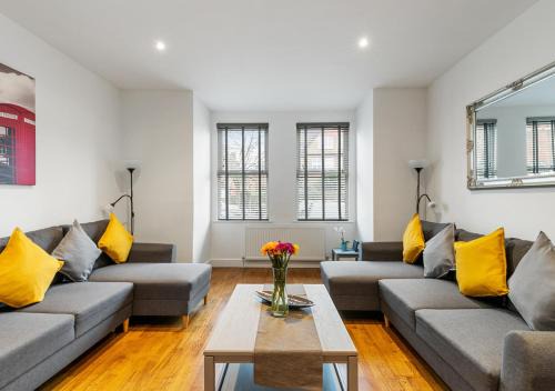 Bush Hill Park Apartamento | Two Bed Flat in Bush Hill Park