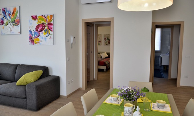 Romano d'Ezzelino Apartamento | Apartamento con dos dormitorios y dos cuartos de baño - Planta baja