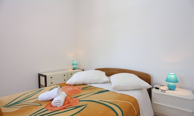 Ruskamen Apartamento | Apartamento para dos personas con terraza y vista al mar Lokva Rogoznica, Omis (A-17645-a)