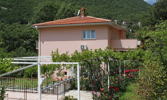 Obrs Apartamento | Apartamento para dos personas con una terraza Moscenicka Draga, Opatija (A-2327-a)