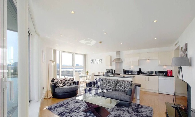 Newham Apartamento | Two-Bedroom Apartment with River Views