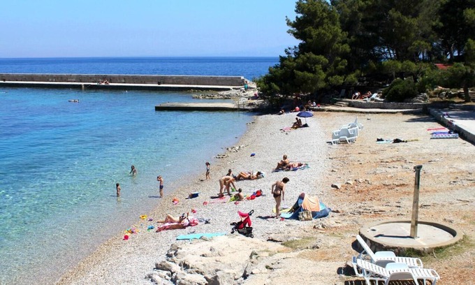 Veli Losinj Apartamento | Two bedroom apartment with air-conditioning Veli Losinj, Losinj (A-19799-a)