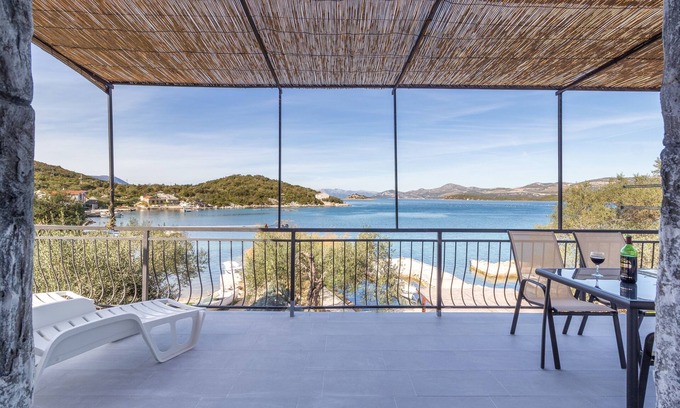 Putnikovic Apartamento | Apartamento para dos personas en la playa Zuronja, Peljesac (A-10134-a)