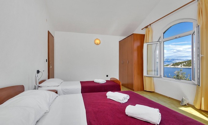 Pokrivenik Apartamento | Apartamento para dos personas en la playa Bahía Pokrivenik, Hvar (A-2073-b)