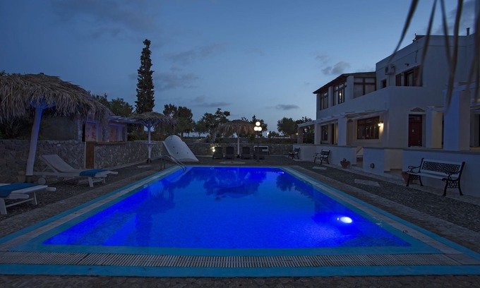 Perissa Apartamento | Two bedroom apartment including car rental and breakfast