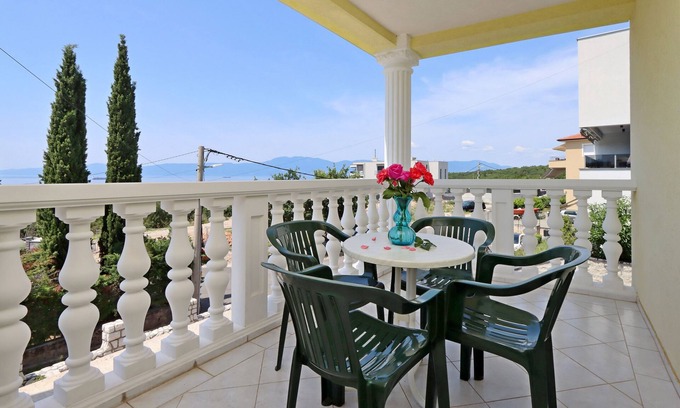 Kostrena Apartamento | Apartamento para dos personas con terraza y vista al mar Kostrena, Rijeka (A-23422-b)