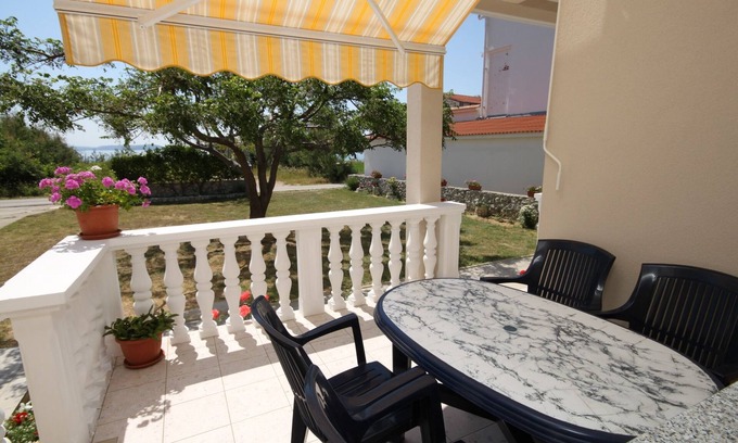 Vlasici Apartamento | Apartamento para dos personas en la playa Vlasici, Pag (A-6523-b)