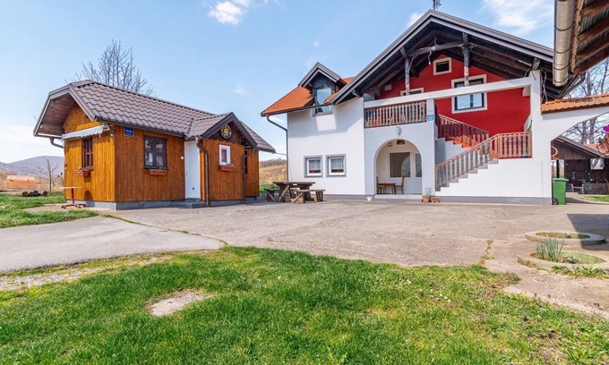 Seliste Dreznicko Apartamento | Two bedroom apartment (pet friendly) Seliste Dreznicko, Plitvice (A-20907-c)