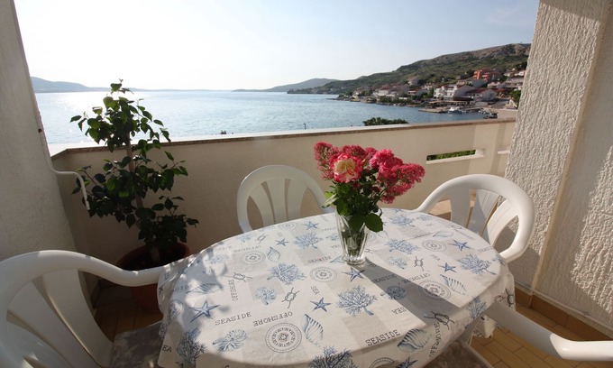 Metajna Apartamento | Apartamento para dos personas en la playa Metajna, Pag (A-6486-b)