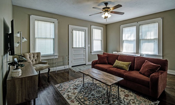 Clinton Apartamento | Two Bedroom Apartment in Historic Clinton