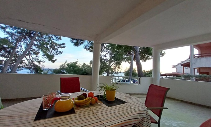 Ivan Dolac Apartamento | Apartamento para dos personas en la playa Ivan Dolac, Hvar (A-21269-b)