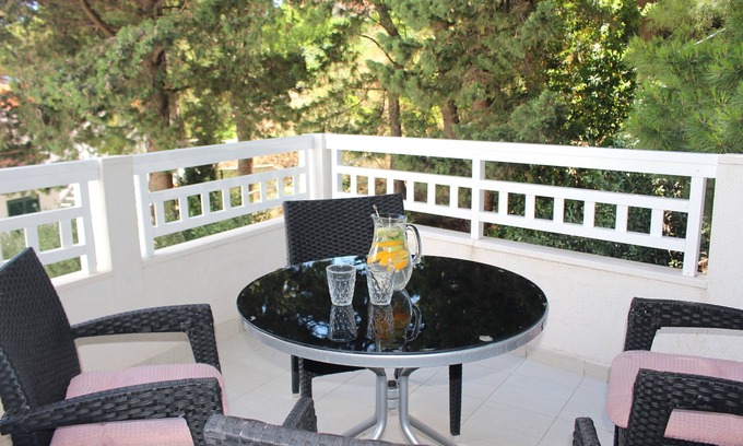 Mimice Apartamento | Apartamento para dos personas en la playa Mimice, Omis (A-2774-c)