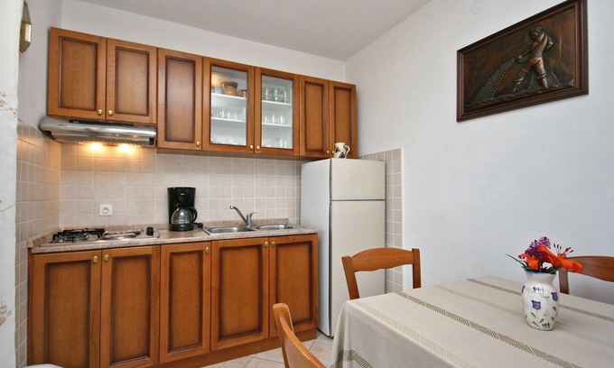 Tribulje Apartamento | Two bedroom apartment with terrace and sea view Tribulje, Krk (A-5438-b)