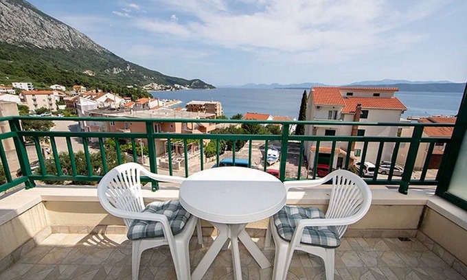 Igrane Apartamento | Apartamento para dos personas con terraza y vista al mar Igrane, Makarska (A-17292-c)