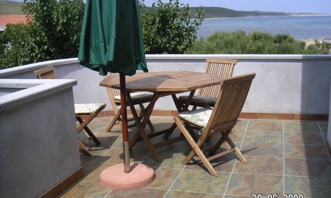 Ljubac Apartamento | Apartamento para dos personas con terraza y vista al mar Ljubac, Zadar (A-14593-c)