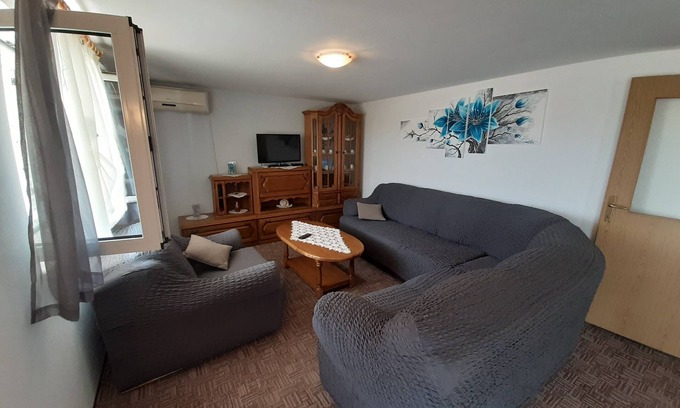 Vinisce Apartamento | Apartamento para dos personas con balcón y vista al mar Vinisce, Trogir (A-6117-a)