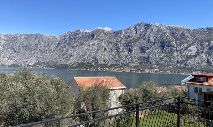 Prcanj Apartamento | Two Bedroom Apartment with Amazing Views