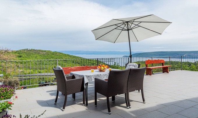 Brsec Apartamento | Apartamento para dos personas con terraza y vista al mar Brsec, Opatija (A-7796-b)