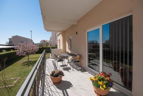 Kastel Stafilic Apartamento | Two-bedroom apartment with garden