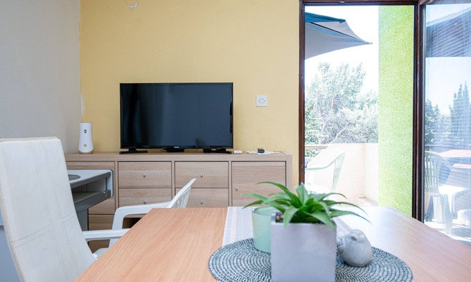 Mandre Apartamento | Apartamento para dos personas con una terraza Mandre, Pag (A-22885-a)