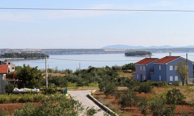 Kraj Apartamento | Apartamento para dos personas con terraza y vista al mar Kraj, Pasman (A-335-b)