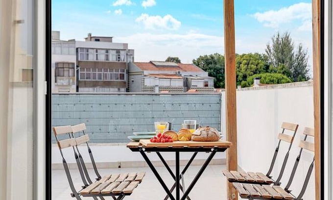 Cacilhas Apartamento | Two bedroom Apt | Almada | Terrace w/River Views