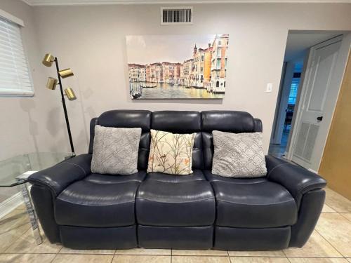 Highlands - Perkins Apartamento | Two bedroom apt with desk washer dryer & pool